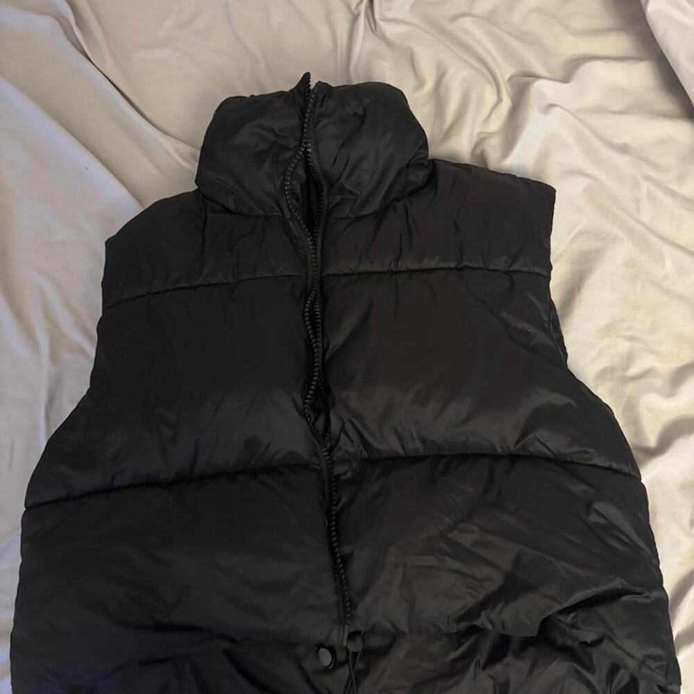 Black Puffer Vest – Quilted Sleeveless Zip-Up Jacket